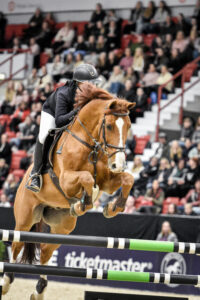 Olivia Tuomi - Graal Kuva: Aino Tervonen